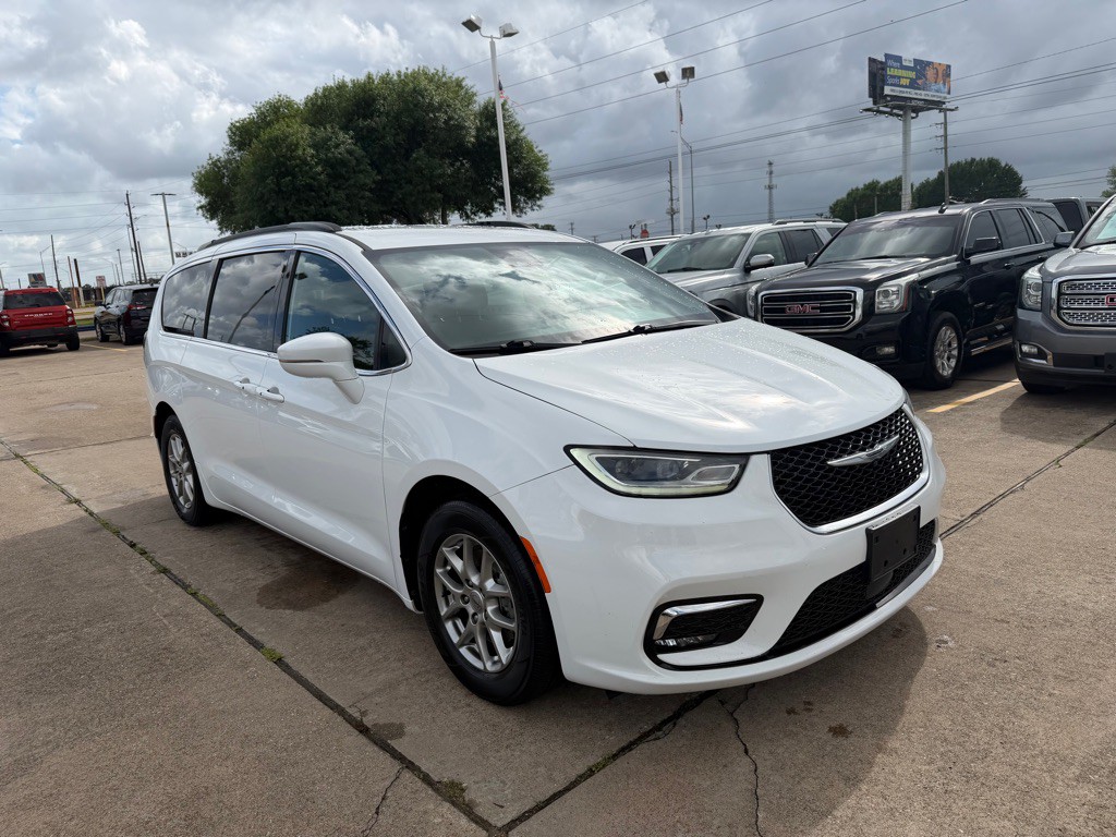 2022 Chrysler Pacifica Image 3