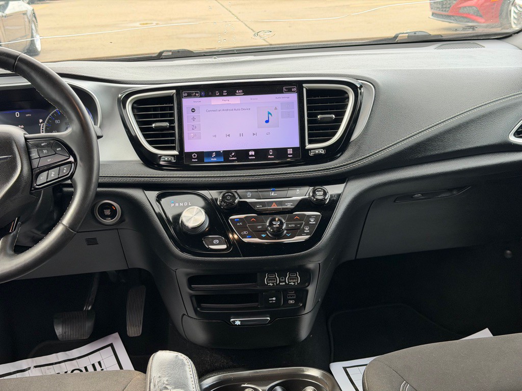 2022 Chrysler Pacifica Image 14