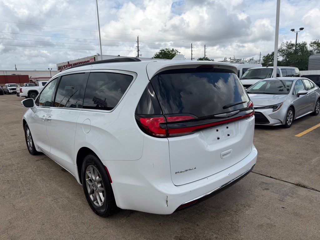 2022 Chrysler Pacifica Image 17