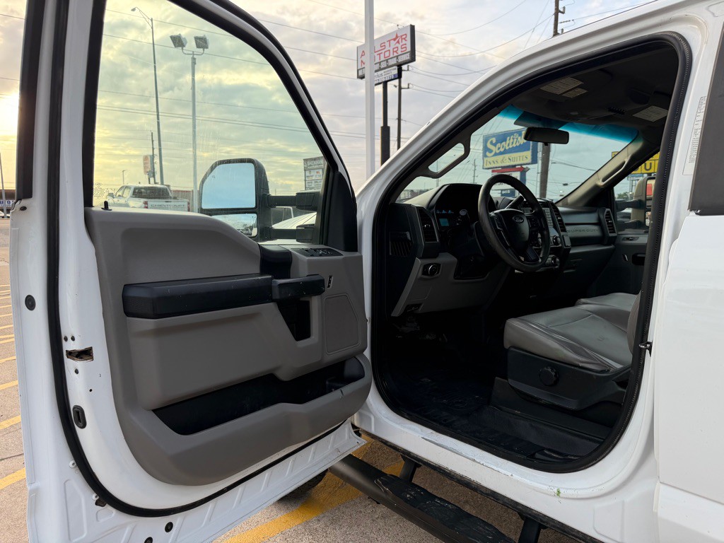 2018 Ford F-350 Image 19