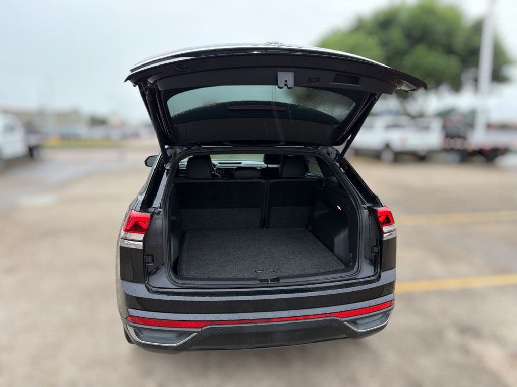 2020 Volkswagen Atlas Cross Sport Image 11