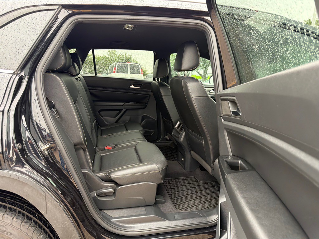 2020 Volkswagen Atlas Cross Sport Image 13