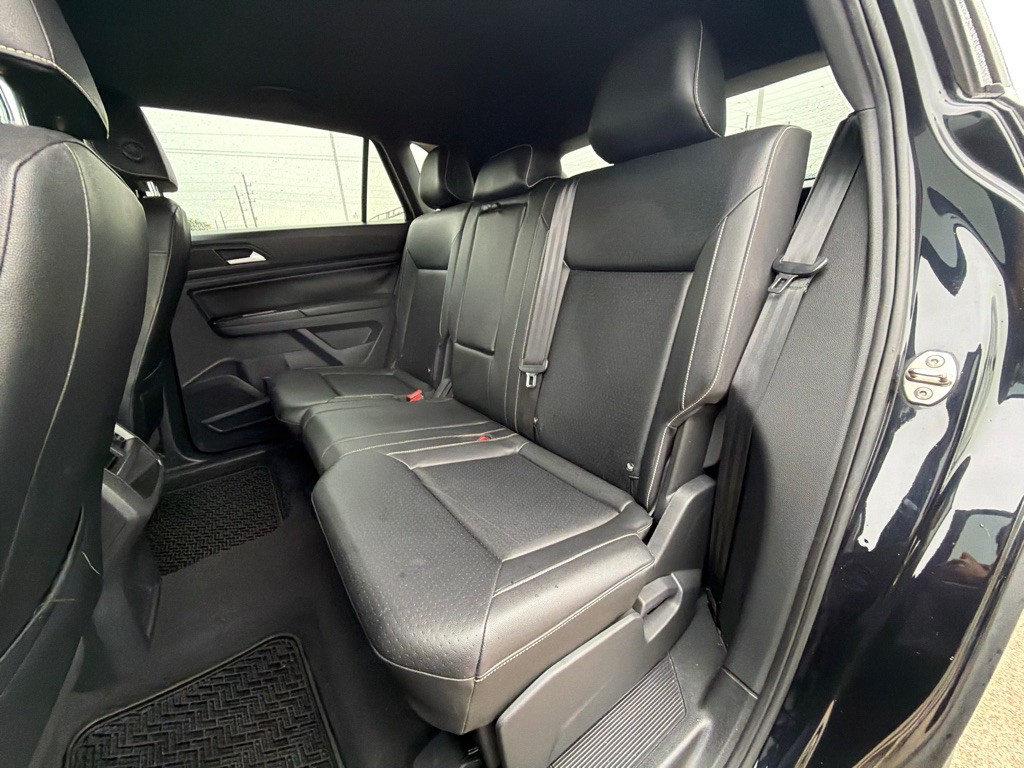 2020 Volkswagen Atlas Cross Sport Image 17