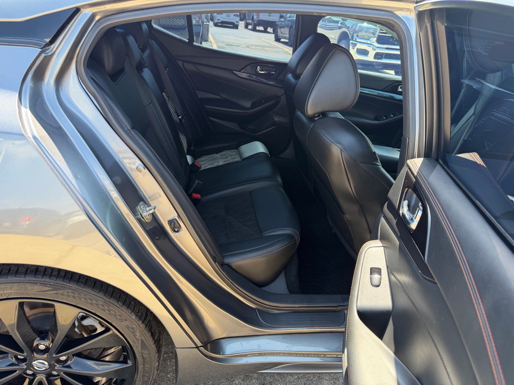 2019 Nissan Maxima Image 13