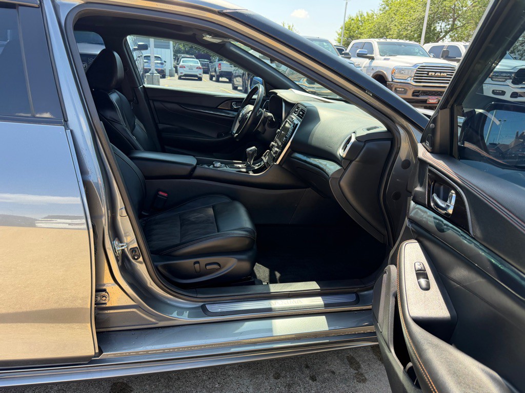 2019 Nissan Maxima Image 14