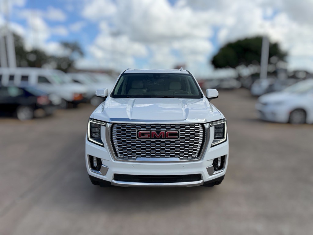 2021 GMC Yukon Image 2