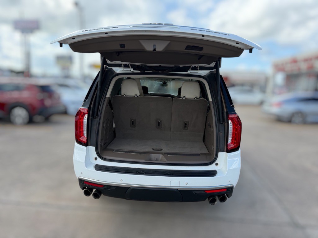 2021 GMC Yukon Image 12