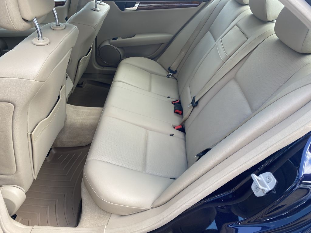 2010 Mercedes-Benz C-Class Image 5