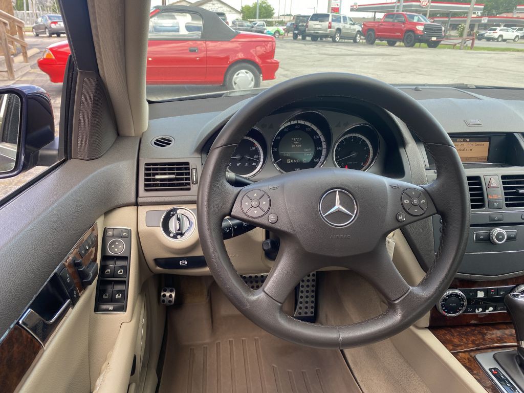 2010 Mercedes-Benz C-Class Image 6