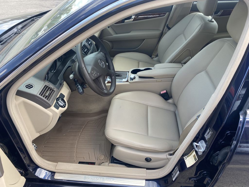 2010 Mercedes-Benz C-Class Image 8