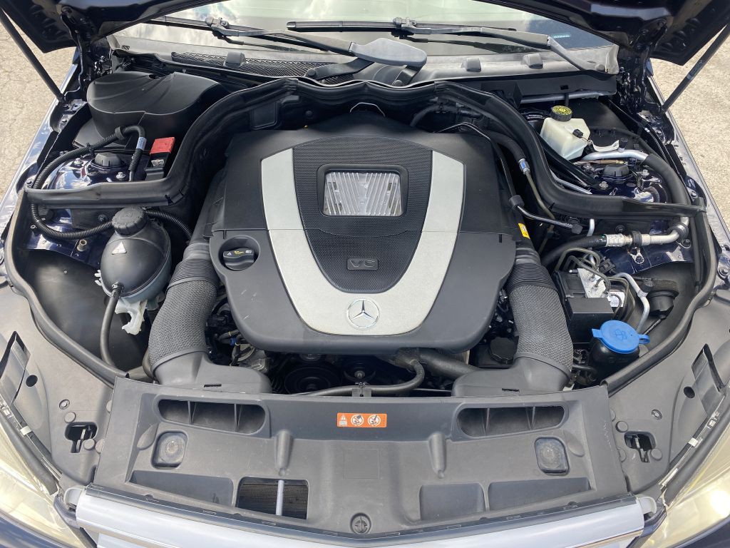 2010 Mercedes-Benz C-Class Image 12