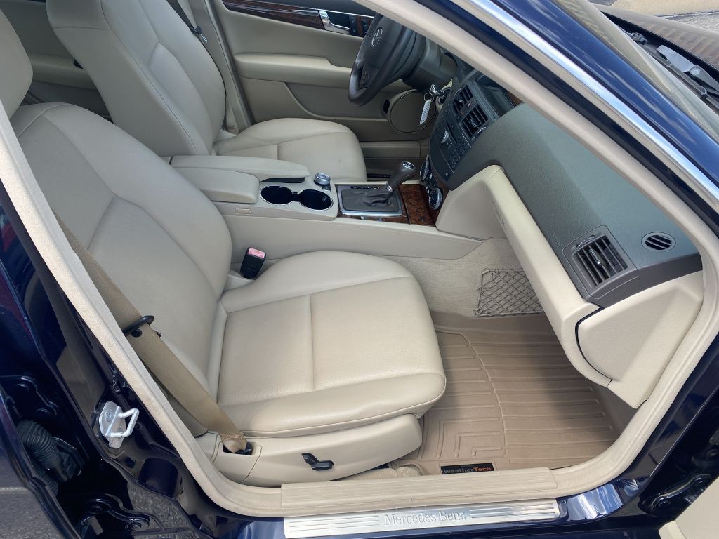 2010 Mercedes-Benz C-Class Image 13
