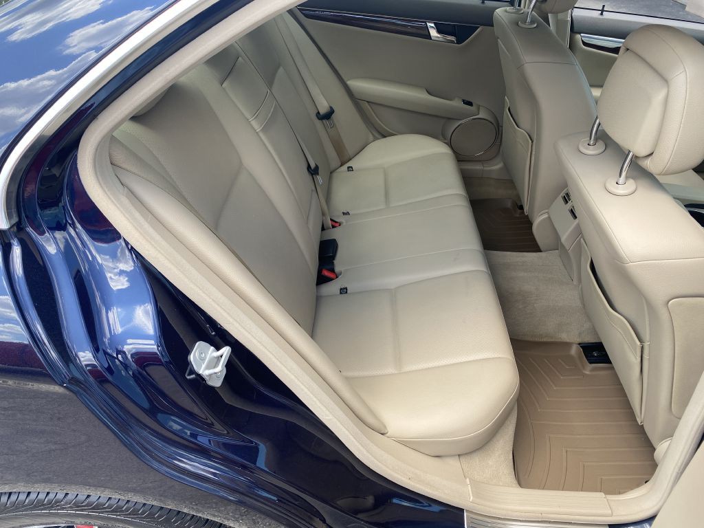 2010 Mercedes-Benz C-Class Image 15