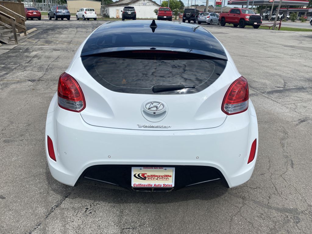 2016 Hyundai Veloster Image 4
