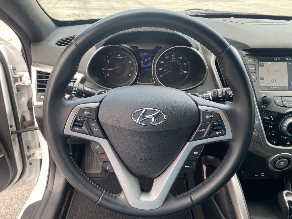 2016 Hyundai Veloster Image 9