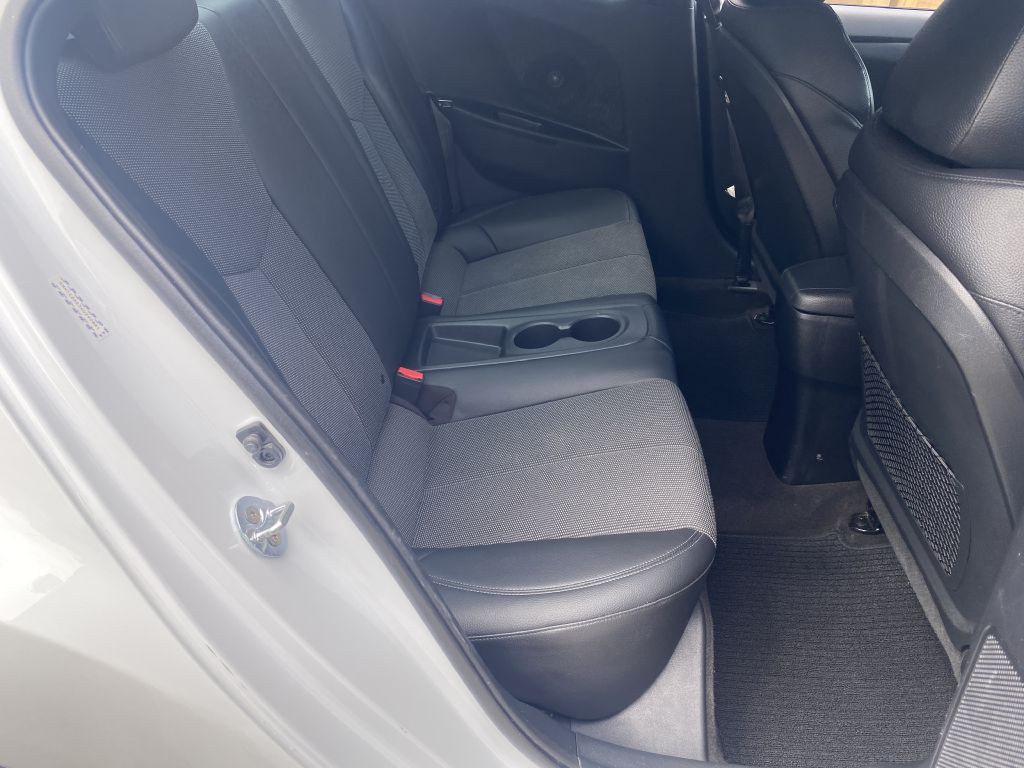 2016 Hyundai Veloster Image 18