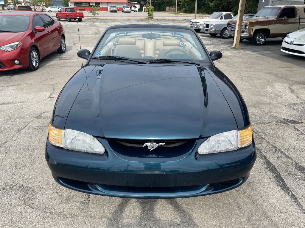 1997 Ford Mustang Image 2