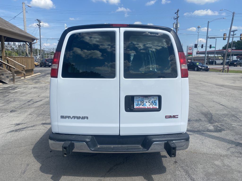2018 GMC Savana Image 4