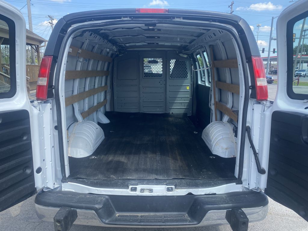 2018 GMC Savana Image 5