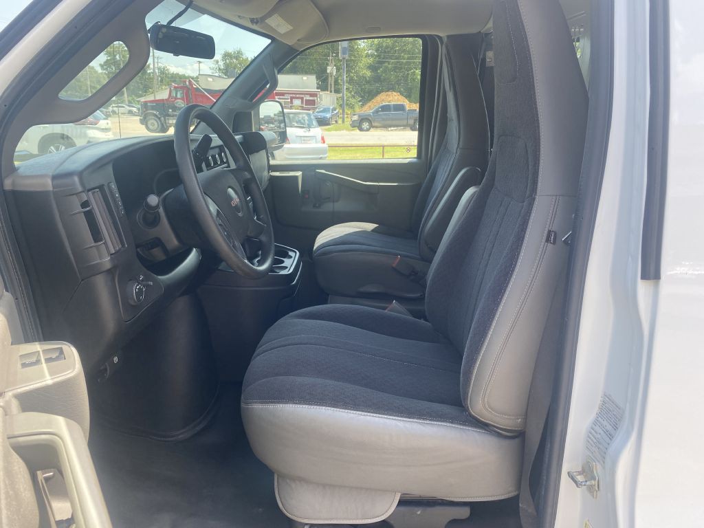 2018 GMC Savana Image 6