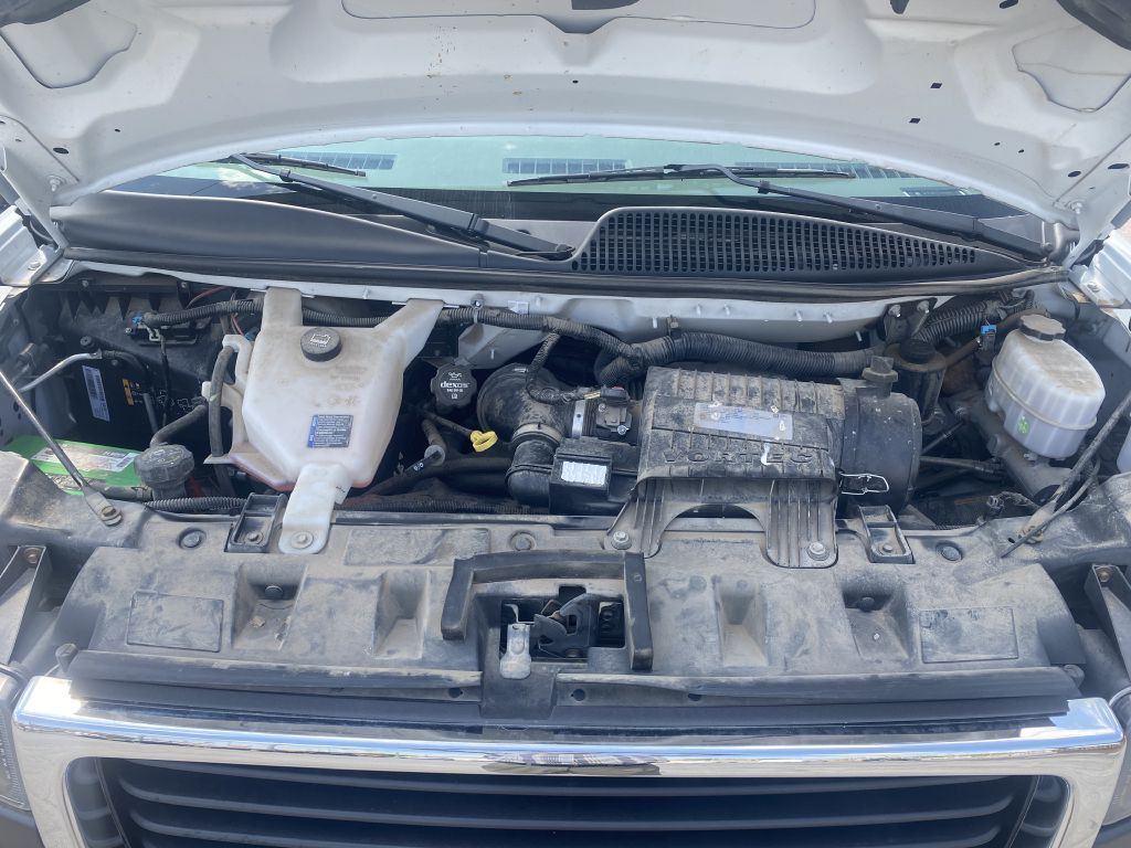 2018 GMC Savana Image 10