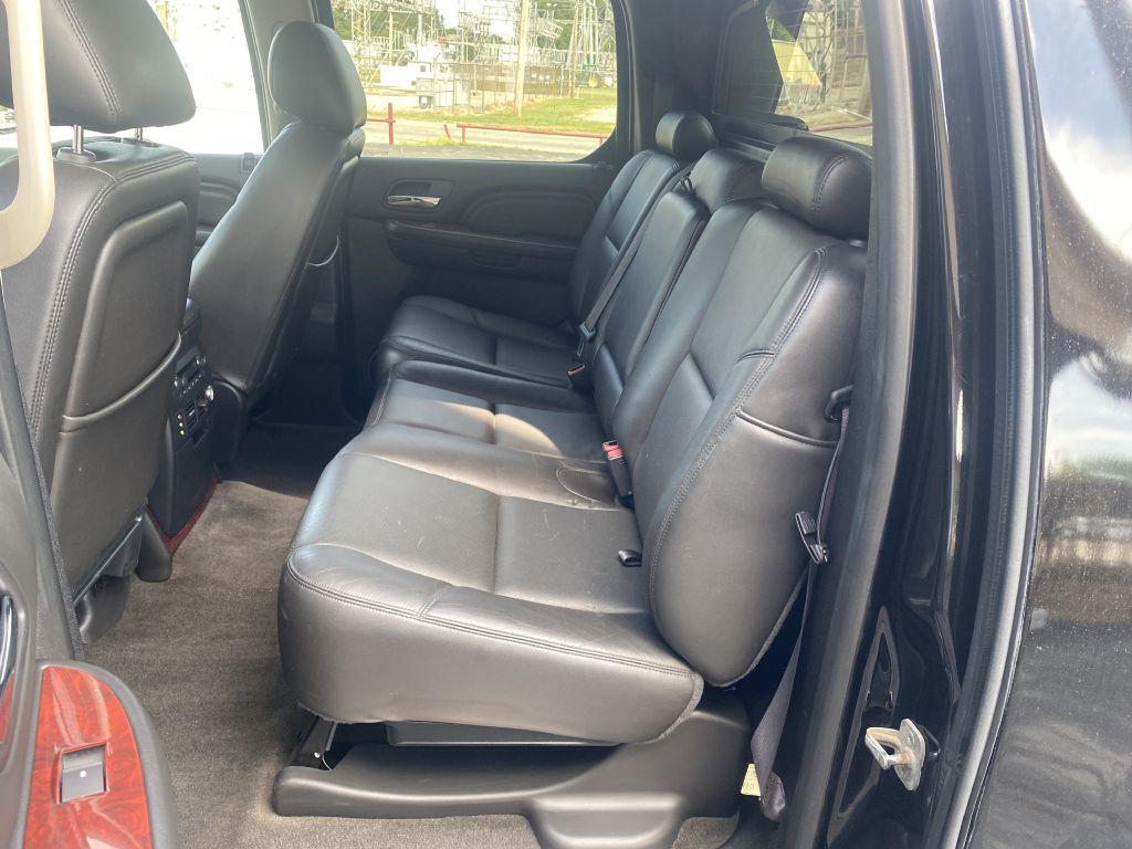 2013 Cadillac Escalade Image 6