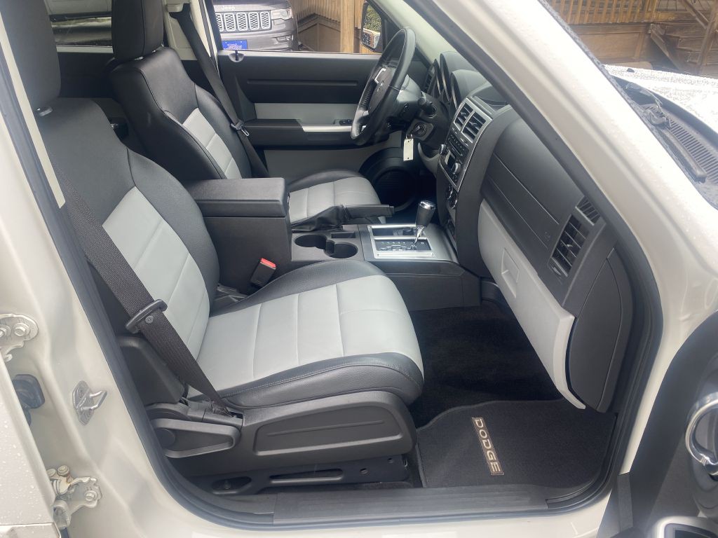 2009 Dodge Nitro Image 13