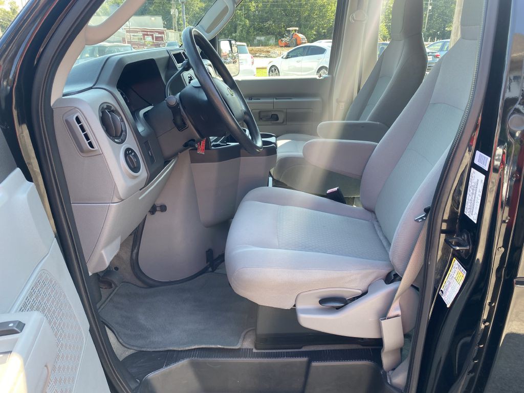 2013 Ford Econoline Image 6