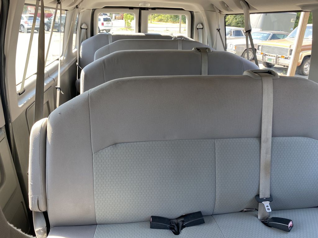 2013 Ford Econoline Image 16