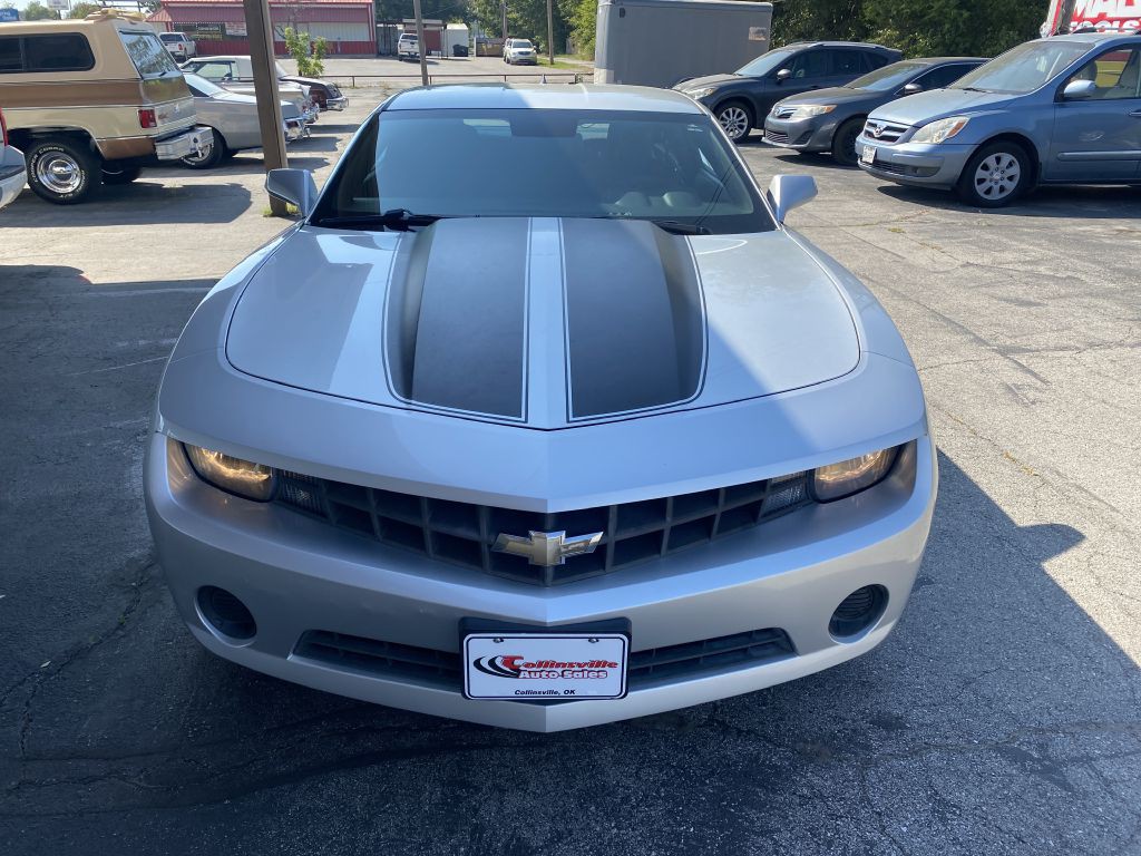 2011 Chevrolet Camaro Image 2