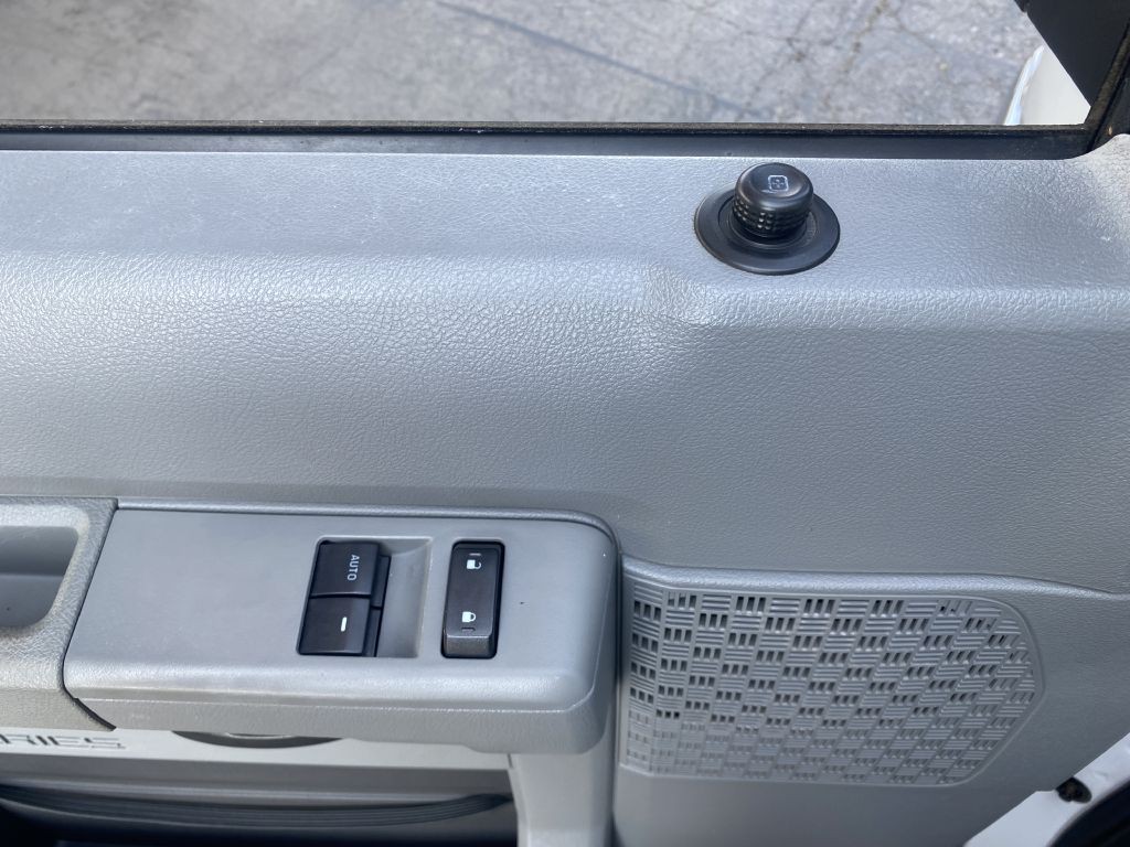 2012 Ford Econoline Image 7