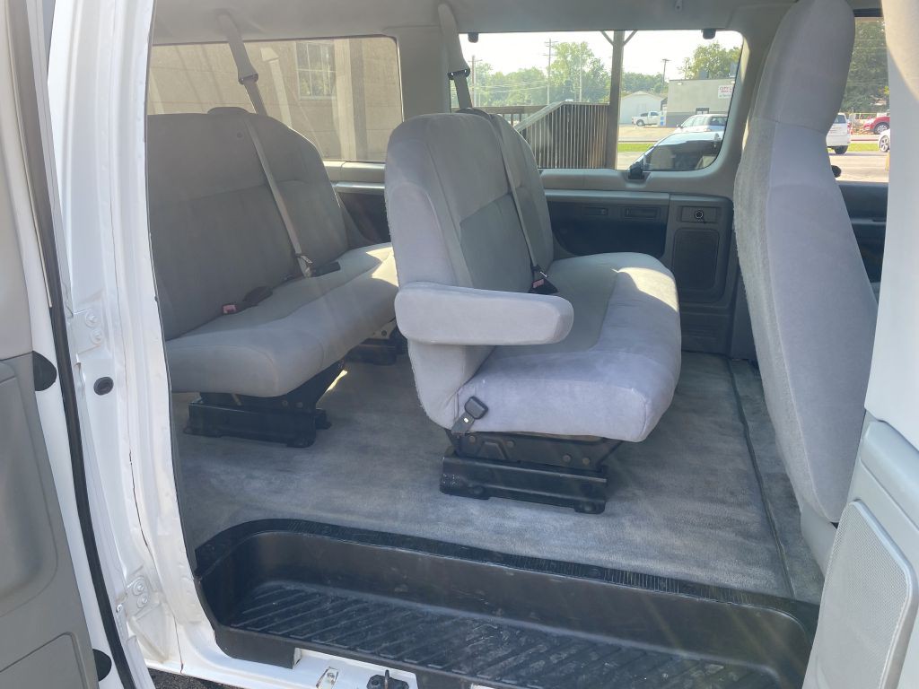 2012 Ford Econoline Image 15