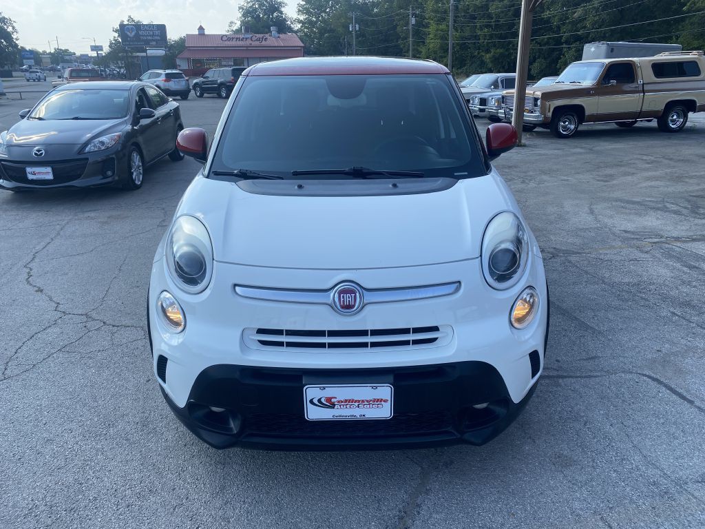 2016 FIAT 500L Image 2