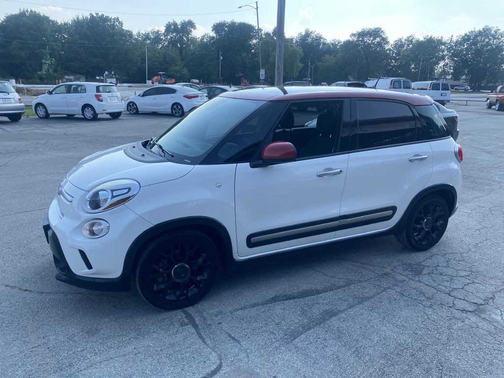 2016 FIAT 500L Image 3