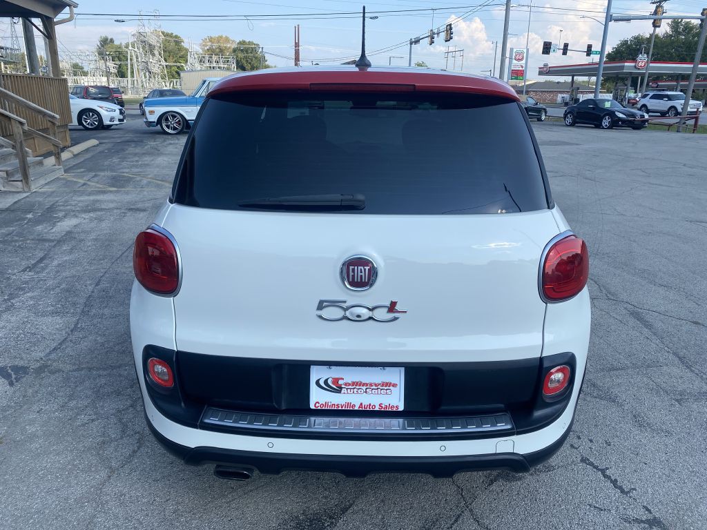 2016 FIAT 500L Image 4