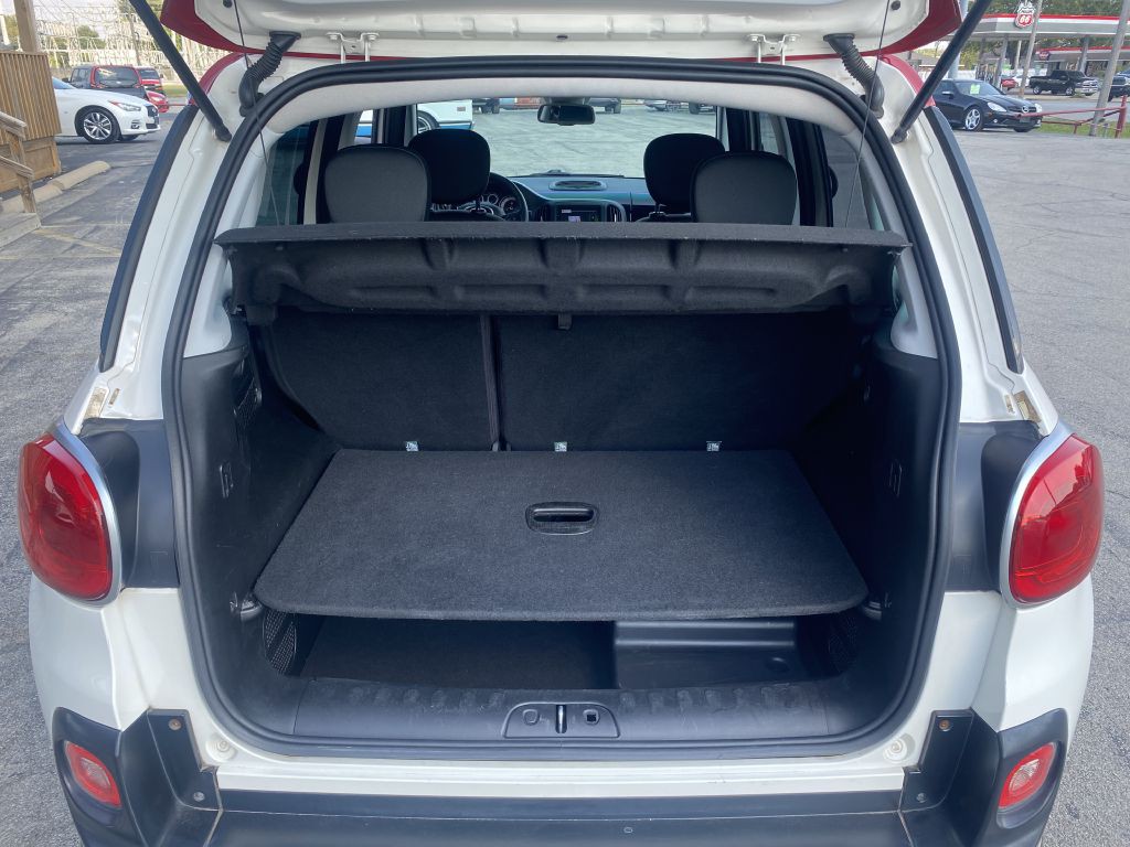 2016 FIAT 500L Image 5