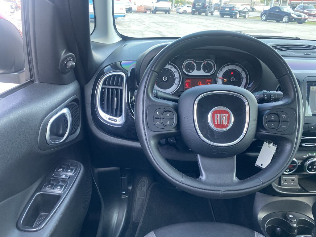 2016 FIAT 500L Image 7