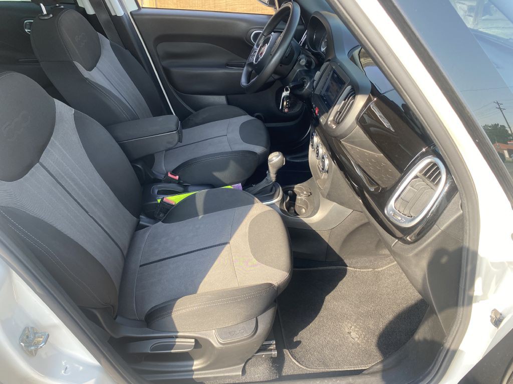 2016 FIAT 500L Image 15