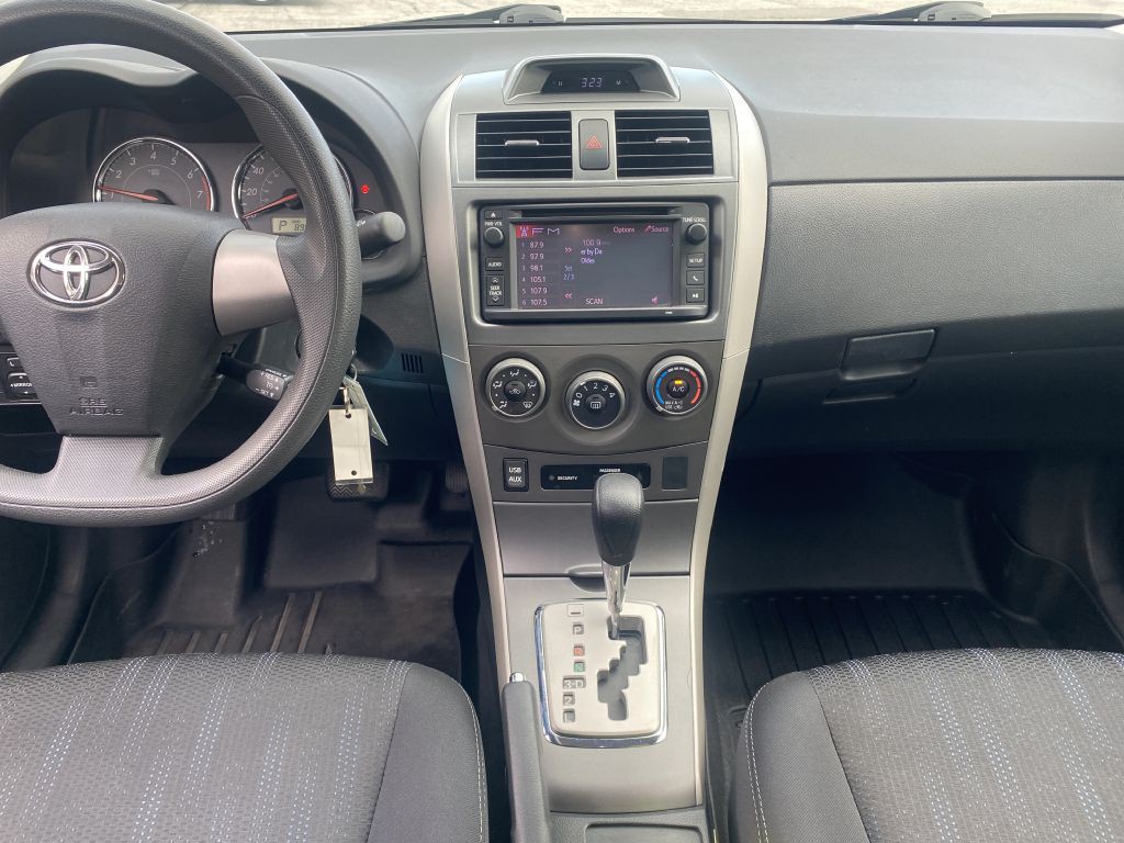 2013 Toyota Corolla Image 7