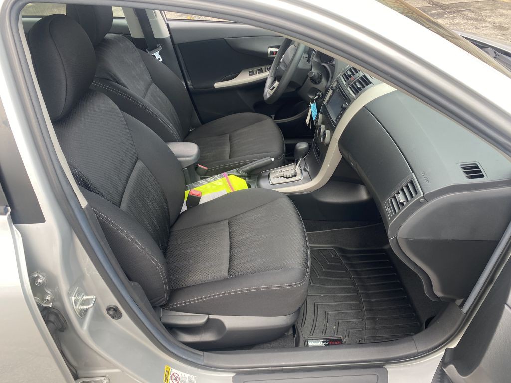 2013 Toyota Corolla Image 12