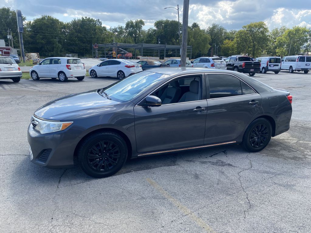 2012 Toyota Camry Image 3