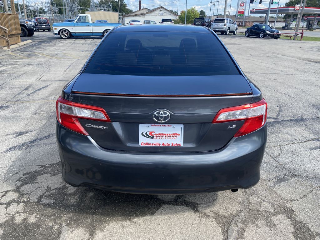 2012 Toyota Camry Image 4
