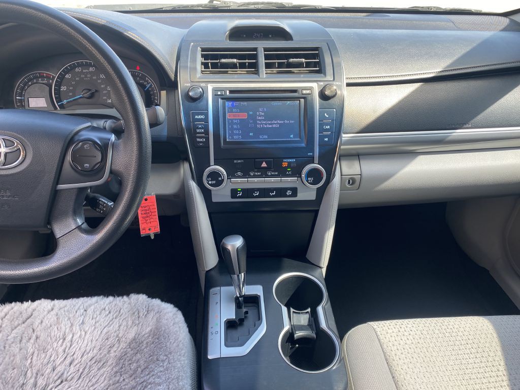 2012 Toyota Camry Image 7