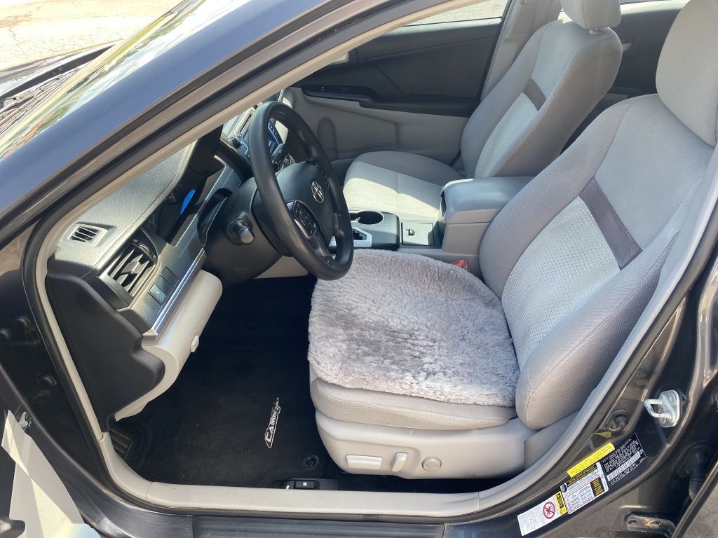 2012 Toyota Camry Image 8