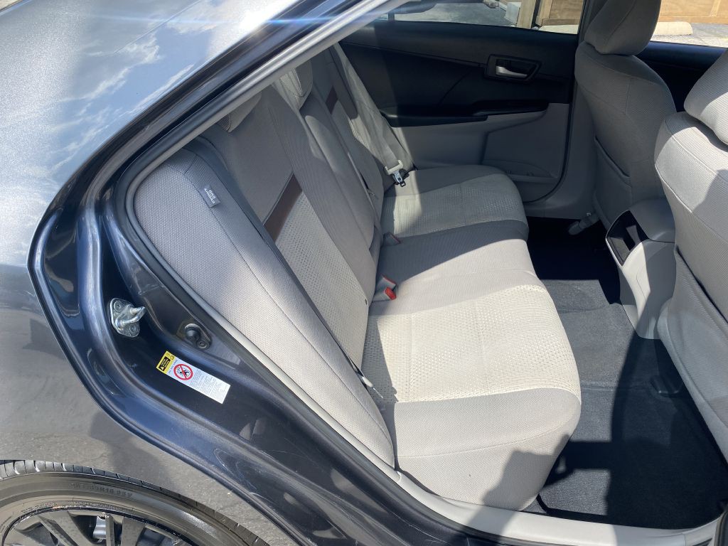 2012 Toyota Camry Image 13