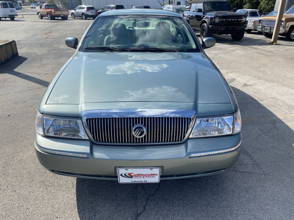 2005 Mercury Grand Marquis Image 2