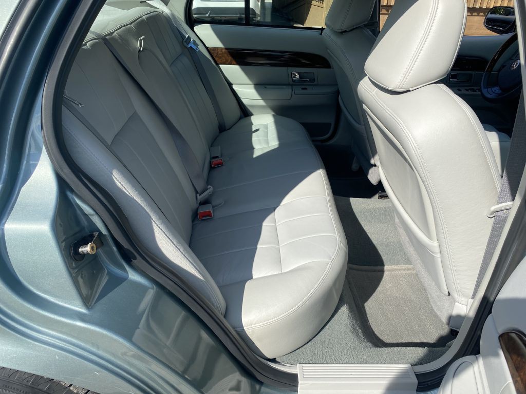 2005 Mercury Grand Marquis Image 14