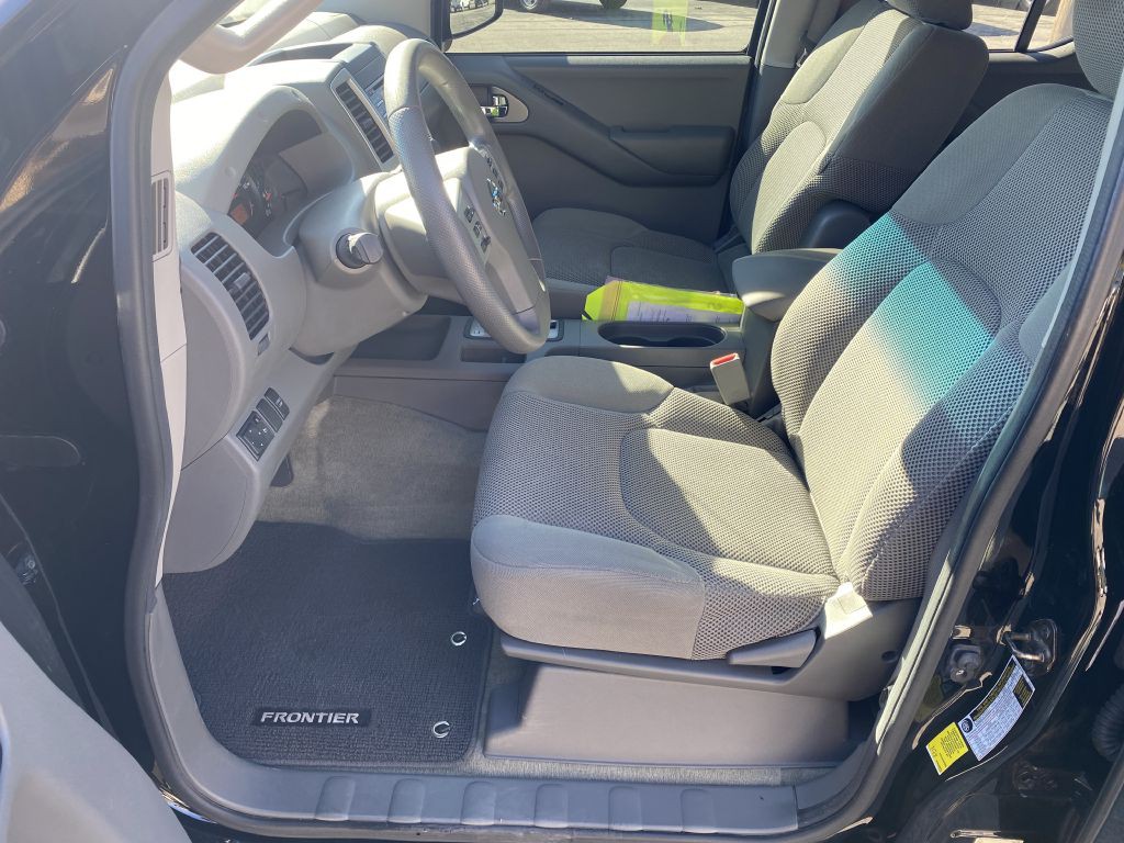 2014 Nissan Frontier Image 9