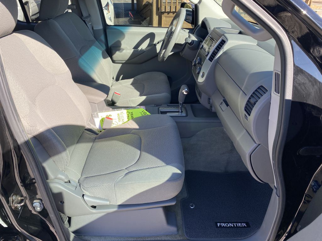 2014 Nissan Frontier Image 15