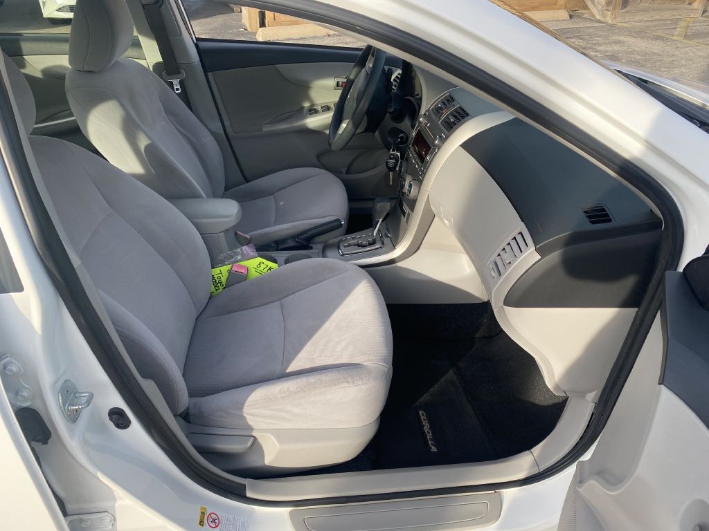 2011 Toyota Corolla Image 12